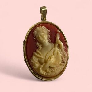 Vintage Cameo Locket Pendant